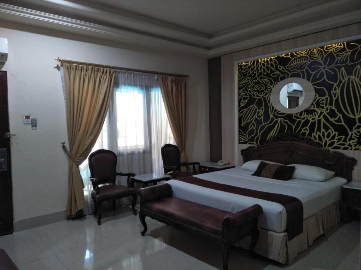 Hotel Indah Palace Джокьякарта Экстерьер фото