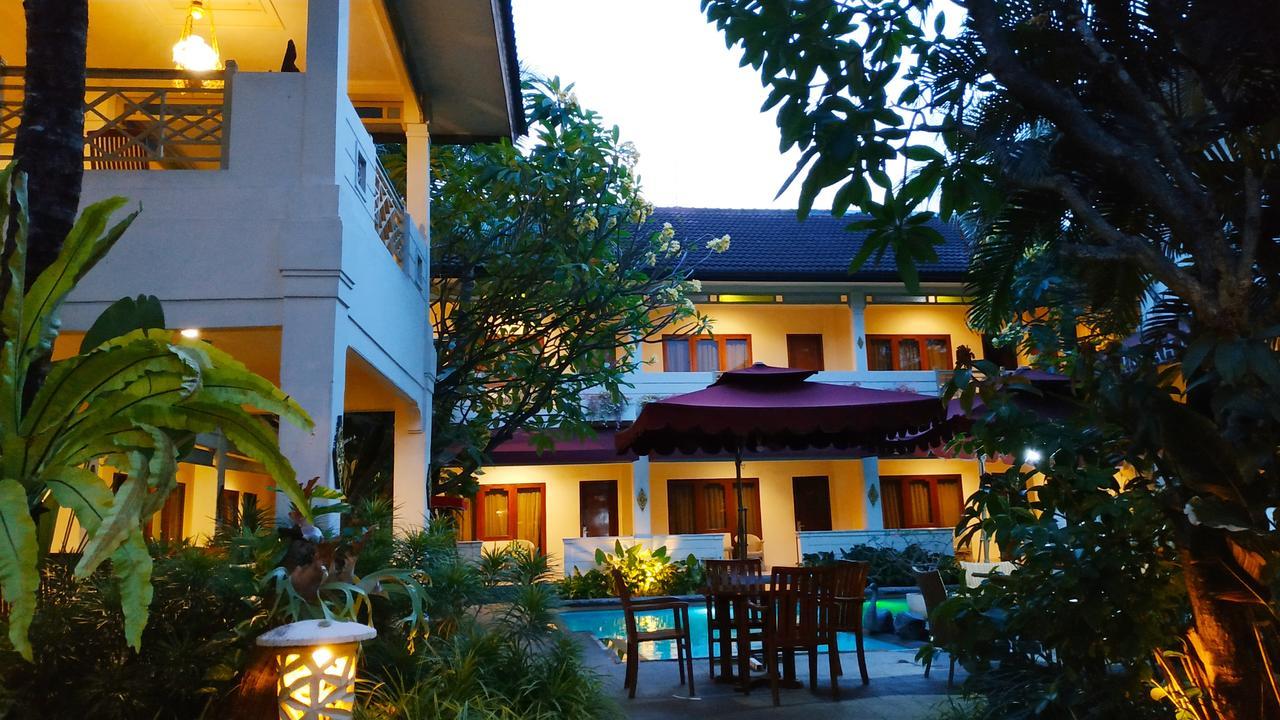 Hotel Indah Palace Джокьякарта Экстерьер фото