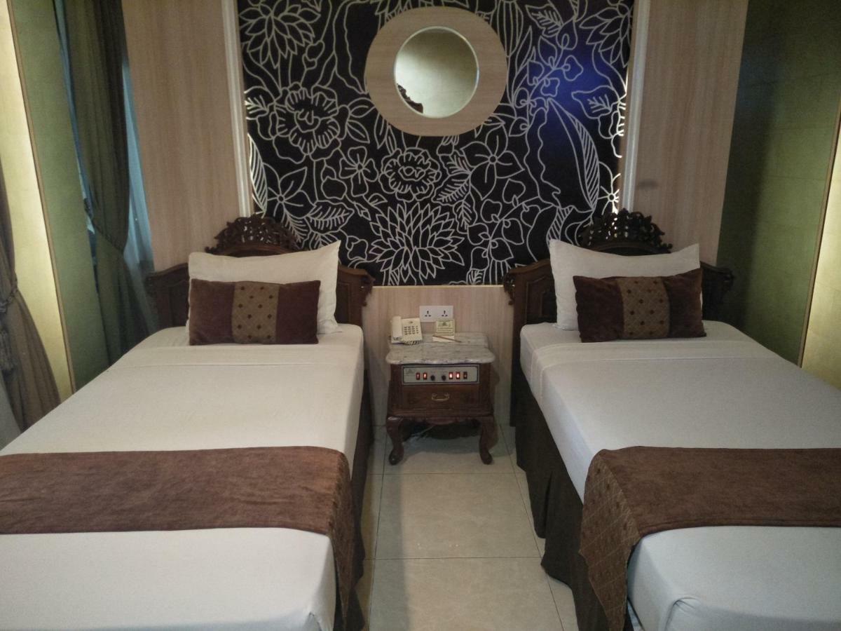 Hotel Indah Palace Джокьякарта Экстерьер фото